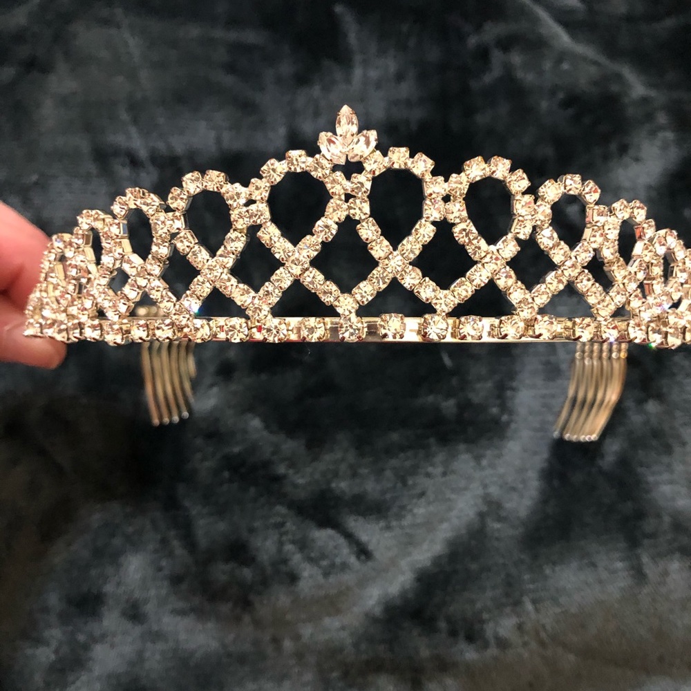 Stunning Bel Aire Bridal Tiara with Rhinestones - Picture 6 of 6